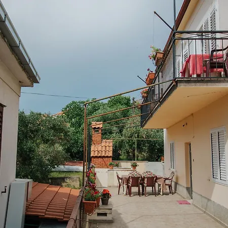 House Josipa * Τρογκίρ