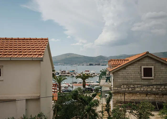 Semesterbostad House Josipa Trogir