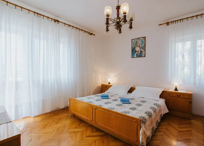 House Josipa Semesterbostad *