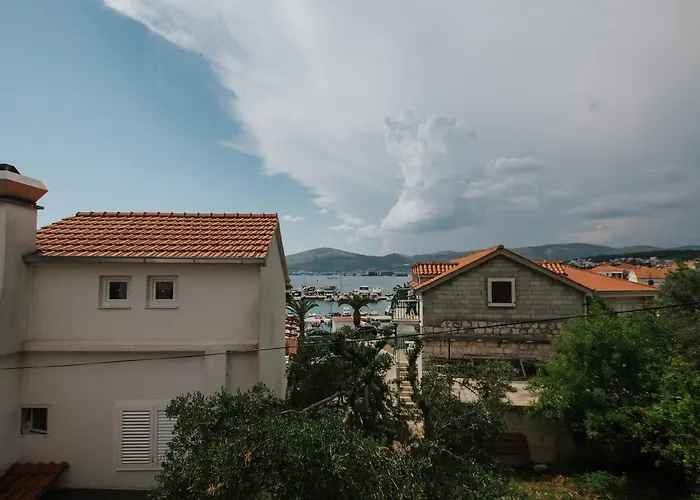 Feriehus House Josipa Trogir